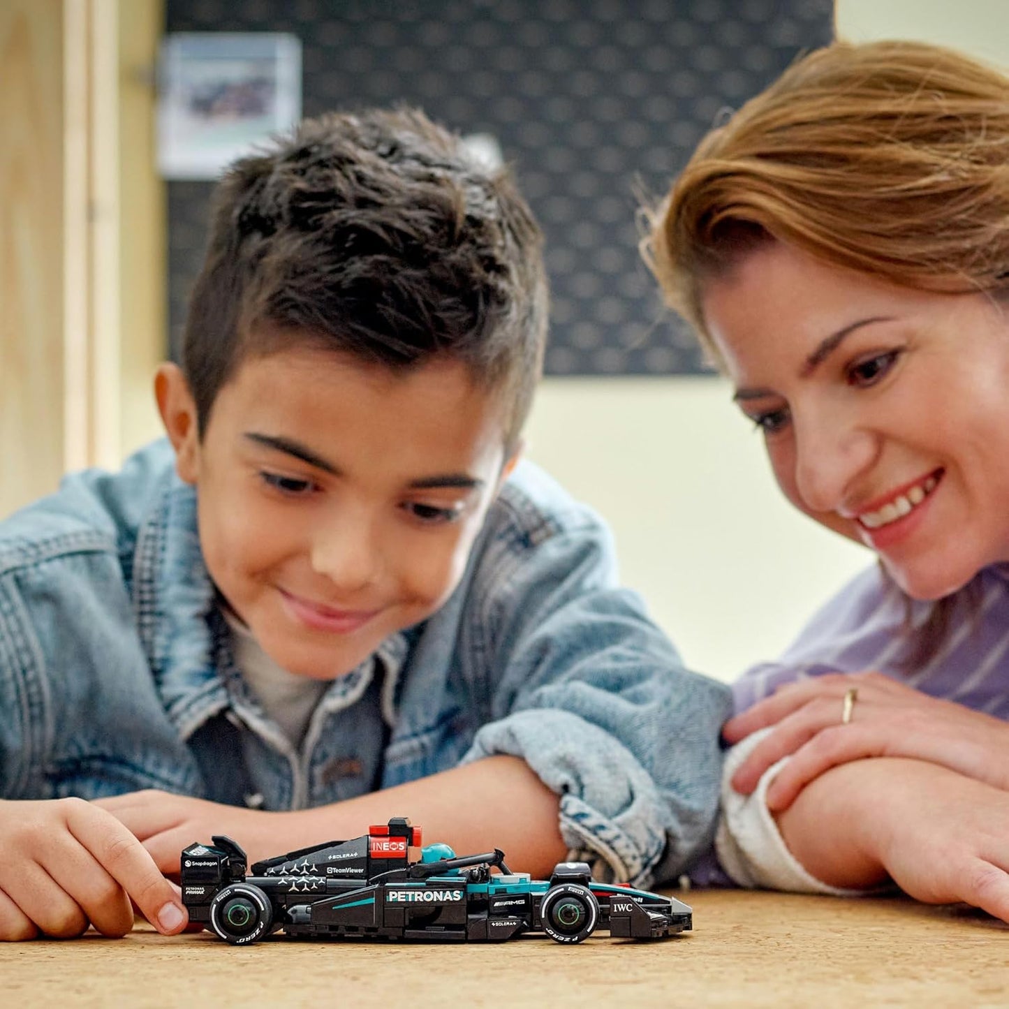 LEGO Speed Champions Mercedes-AMG F1 W15 Race Car Toy with a Collectible Formula 1 Driver Minifigure - Model Kits for 10+ Year Old Boys & Girls or Adult Motorsport Fans 77244