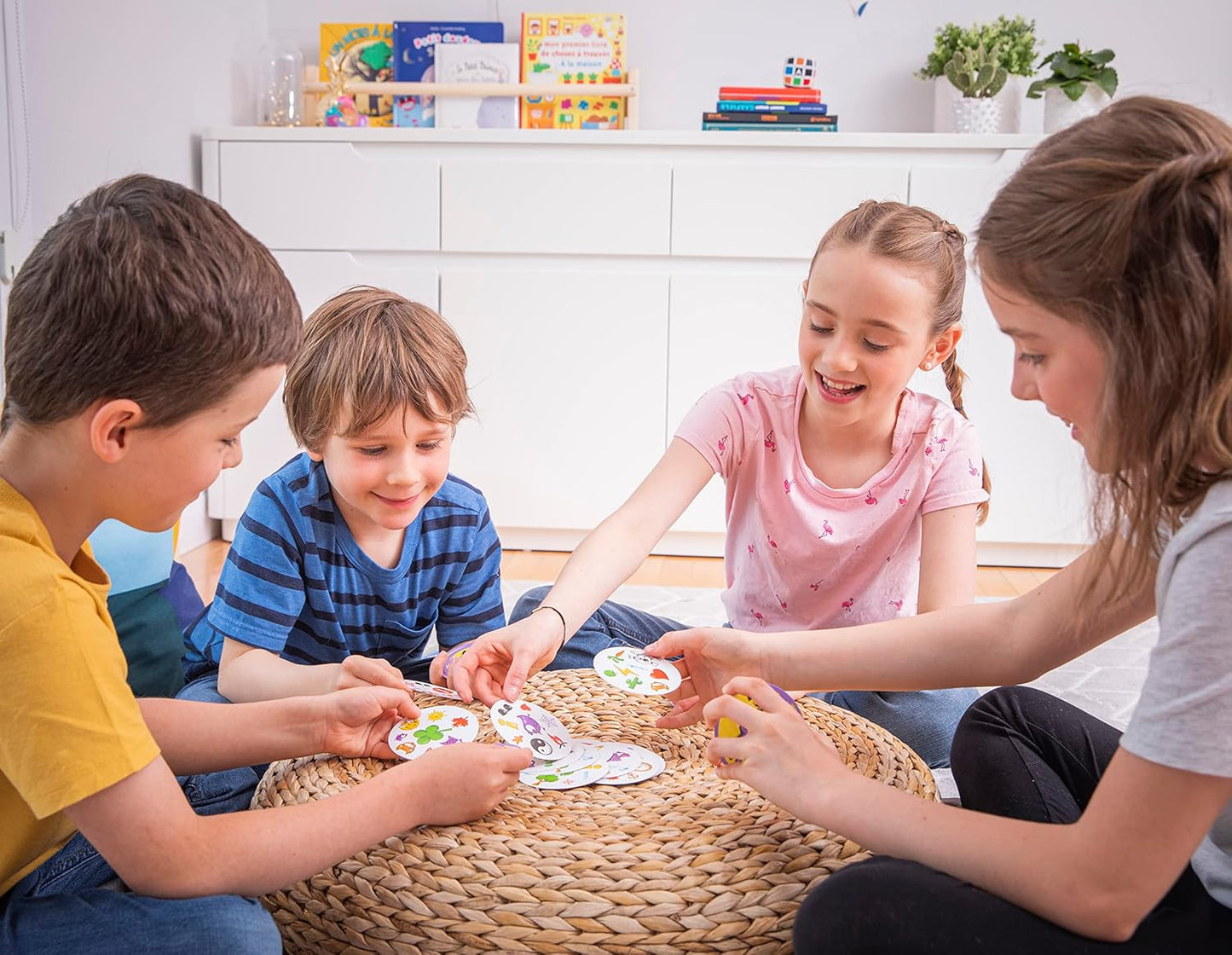 Asmodee | Dobble | Kids Card Game | Ages 6+ | 2-8 Players | 15 Minutes Playing Time