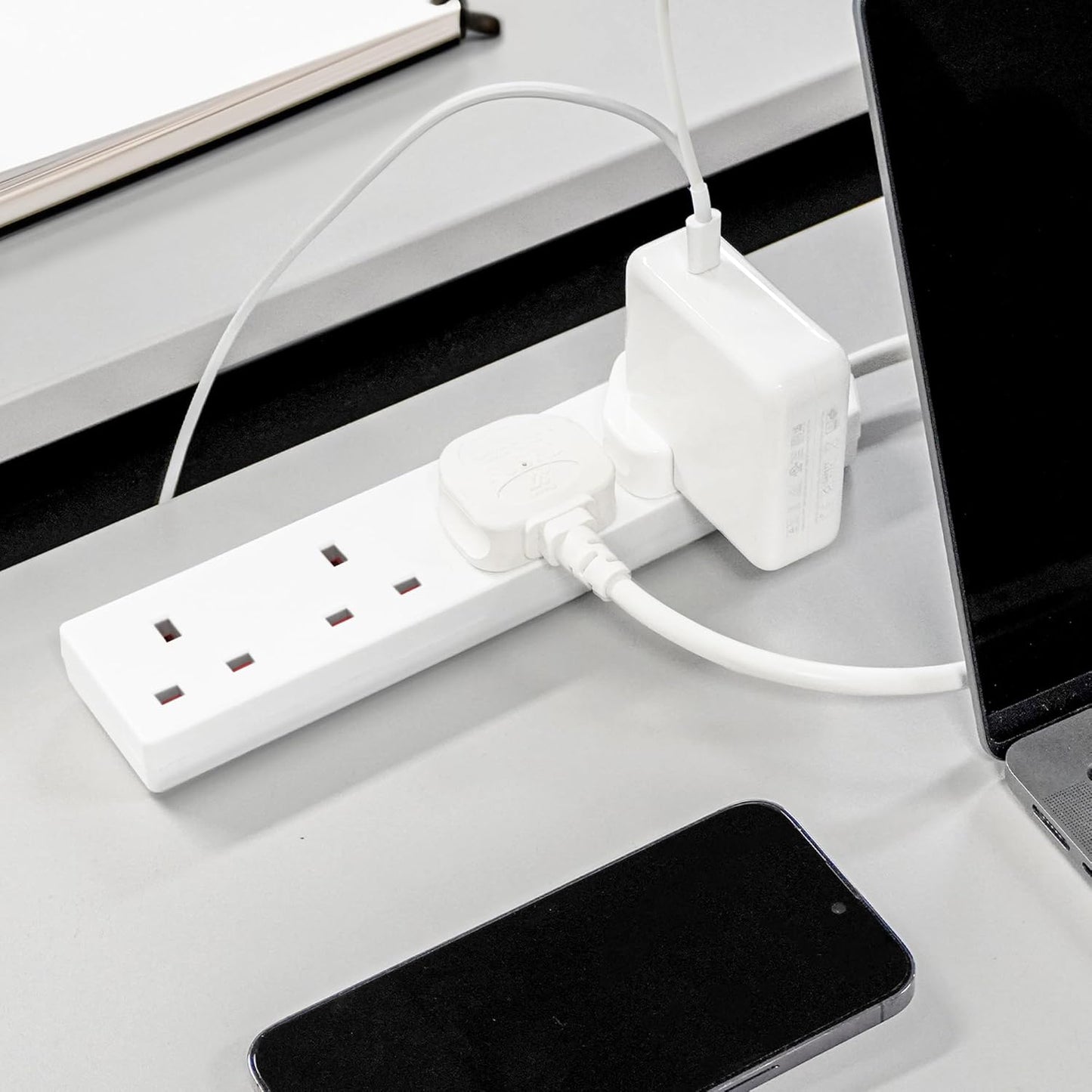DESIRETECH White Electric Extension Lead - 4 Gang, 1 Metre Cable with UK Plug & 3 Pin Socket - Wall Mountable & Multi Socket Mains Strip for Home, Bedroom, Kitchen, & Office (1 Pack)